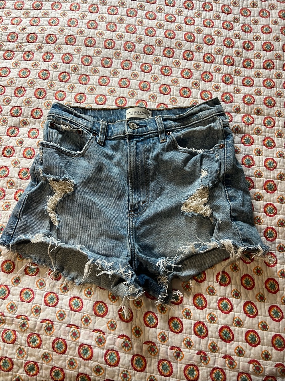 Abercrombie & Fitch High Rise Mom Jean Shorts size 8 / 29